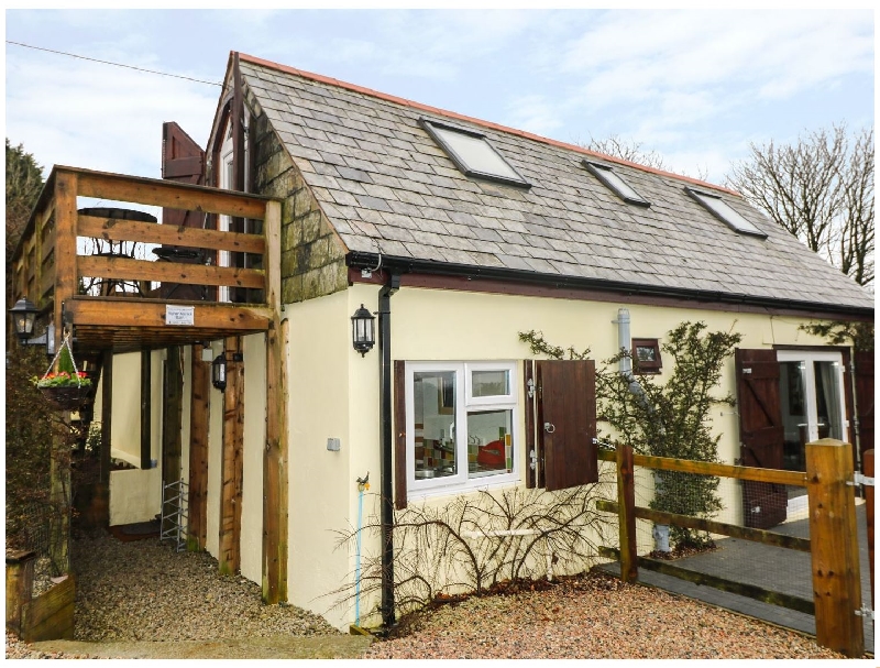 Higher Kernick Barn a british holiday cottage for 4 in , 