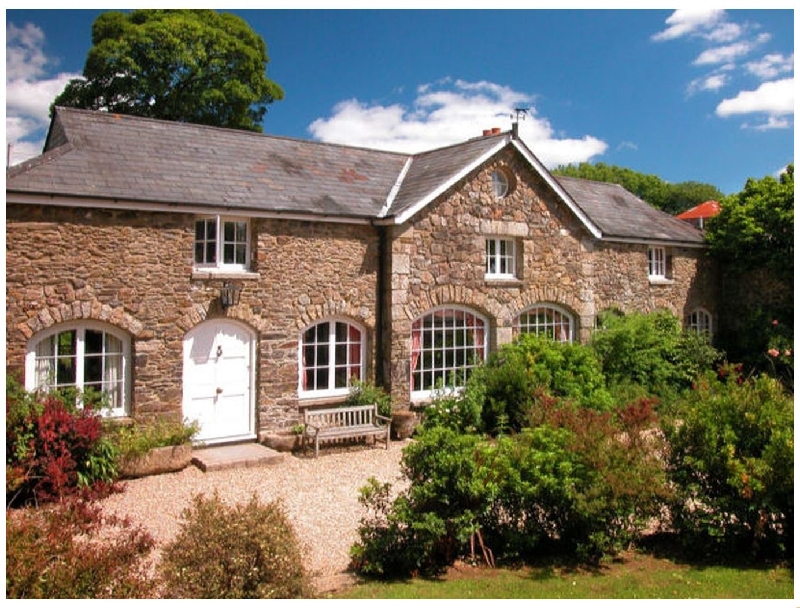 The Coach House a british holiday cottage for 11 in , 