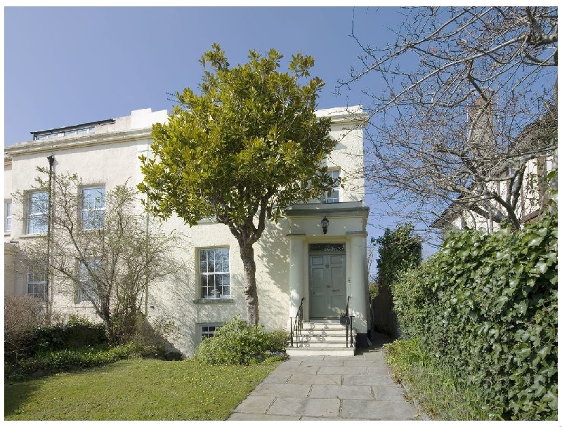 Click here for more about 31 Salterton Road