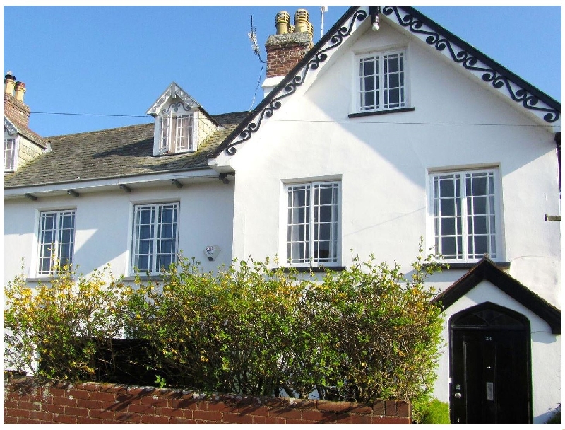 24 Victoria Road a british holiday cottage for 6 in , 