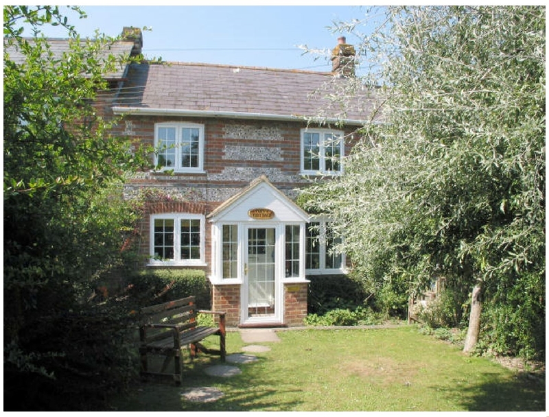 Poppy Cottage a british holiday cottage for 4 in , 