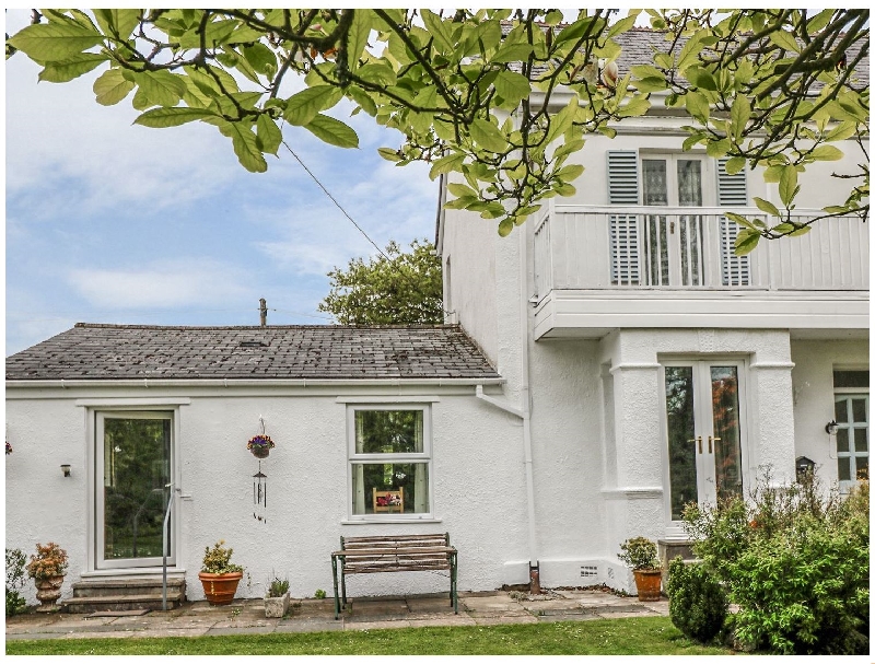 Little Claremont a british holiday cottage for 2 in , 