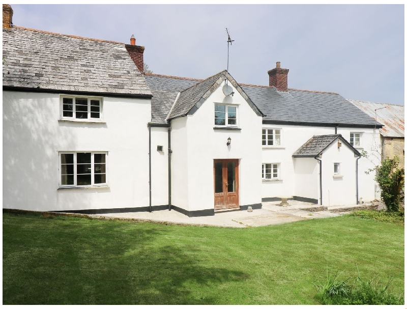 Eastcott Farmhouse a british holiday cottage for 10 in , 