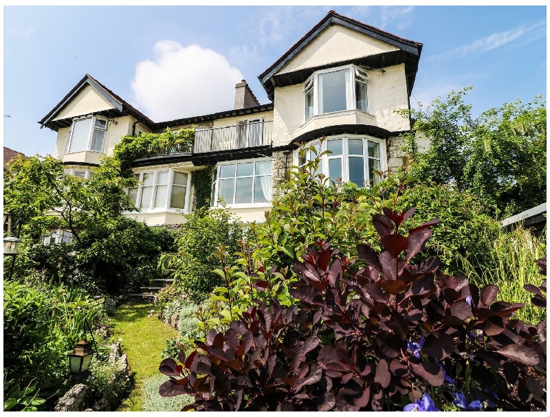 Click here for more about 1 Corner Cottages
