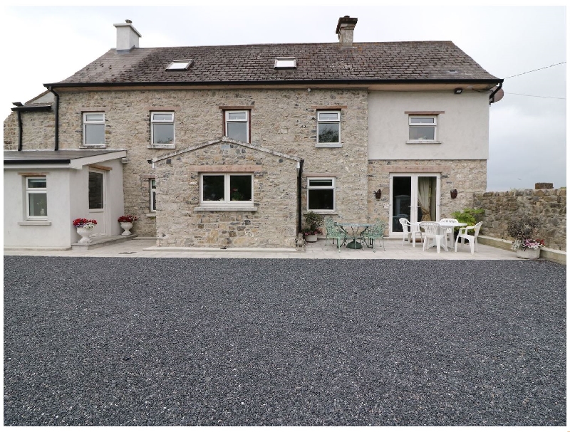 The Farmhouse a british holiday cottage for 8 in , 