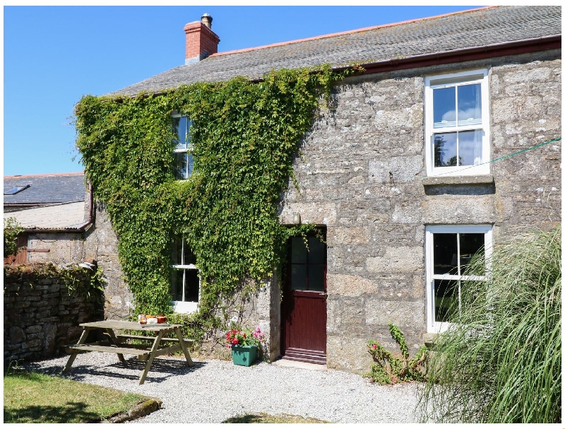 The Farmhouse a british holiday cottage for 5 in , 
