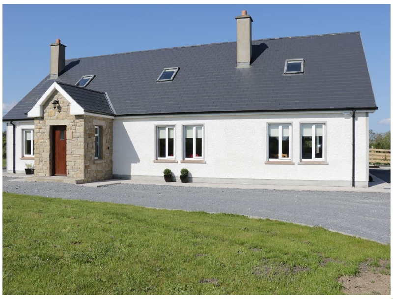Domus Nostra a british holiday cottage for 9 in , 