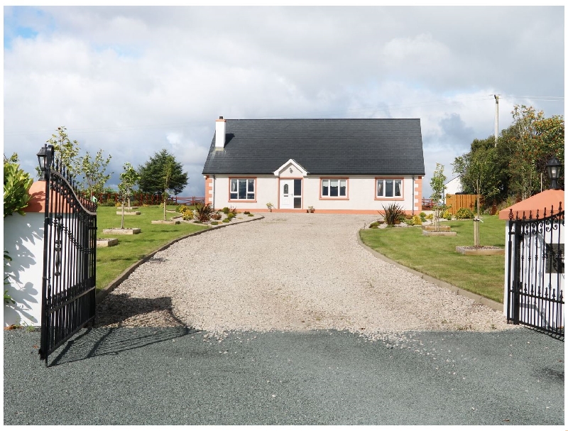 Sallywood House a british holiday cottage for 10 in , 