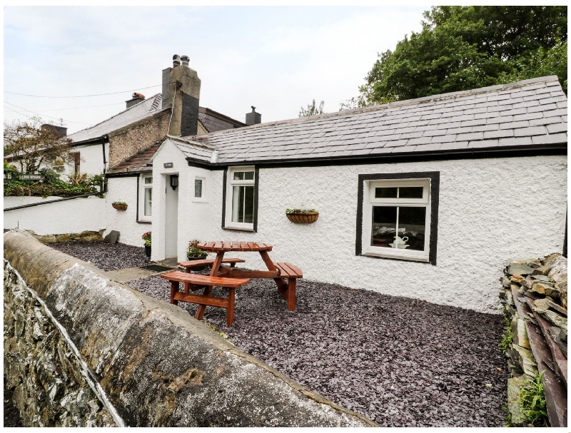 Ty Coed a british holiday cottage for 4 in , 