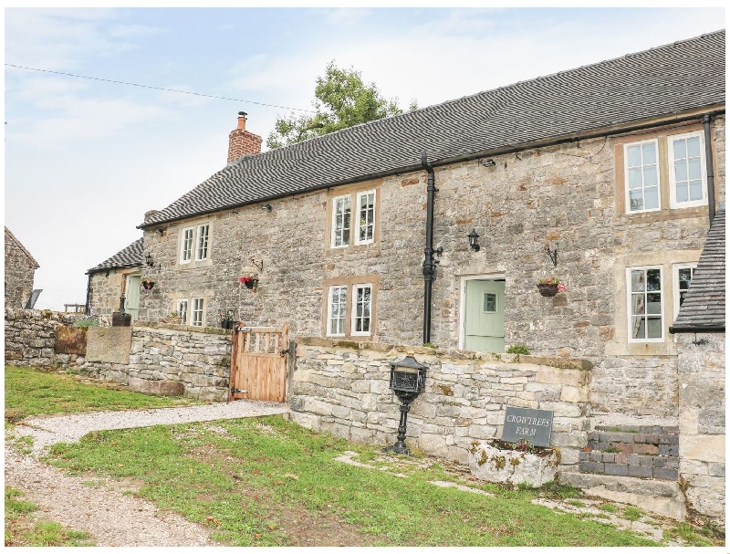 Crowtrees Farm a british holiday cottage for 7 in , 