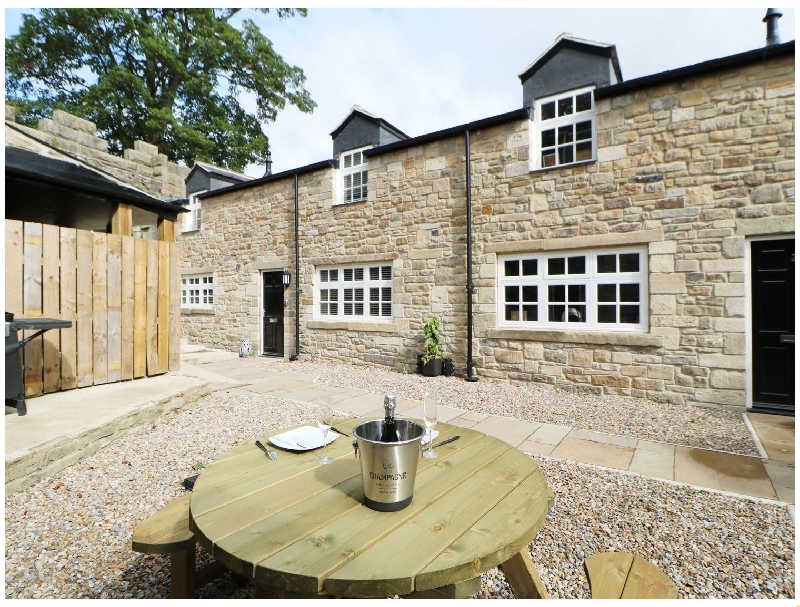Arch Spa Stanhope Castle a british holiday cottage for 4 in , 