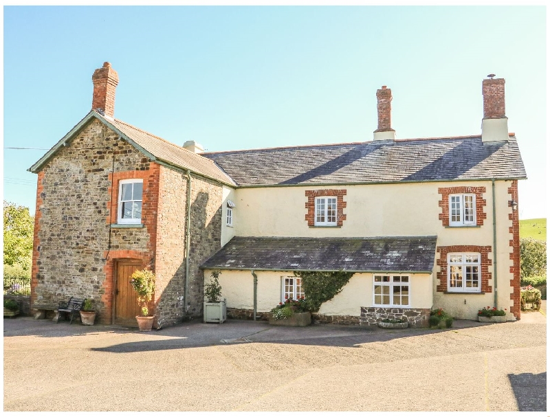 Greendown Farmhouse a british holiday cottage for 12 in , 