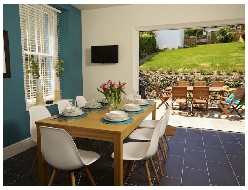 Sandpiper a british holiday cottage for 8 in , 