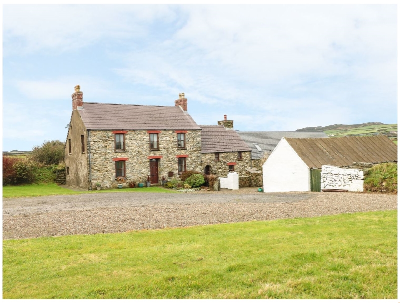 Gwryd Bach Farmhouse a british holiday cottage for 11 in , 