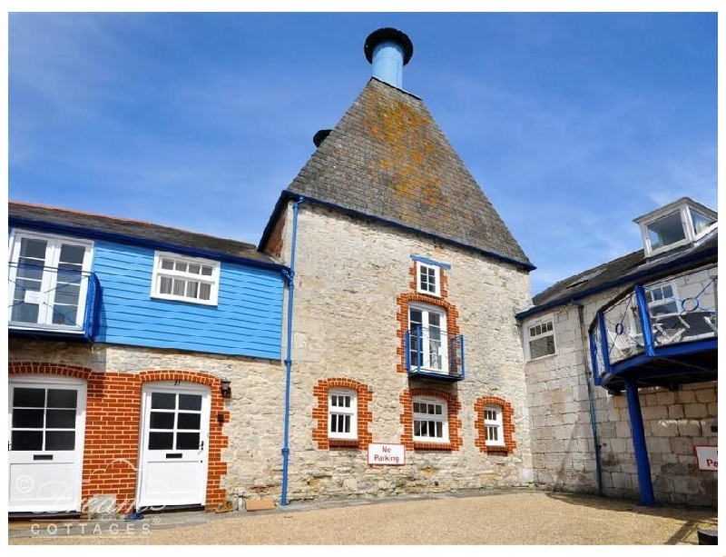 The Oast House a british holiday cottage for 10 in , 