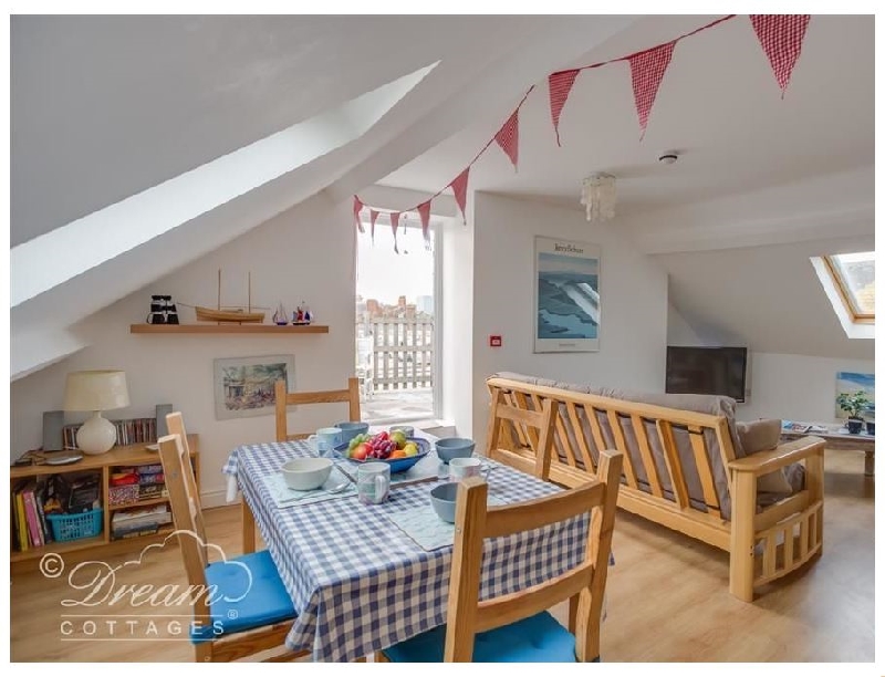 Skyview a british holiday cottage for 4 in , 