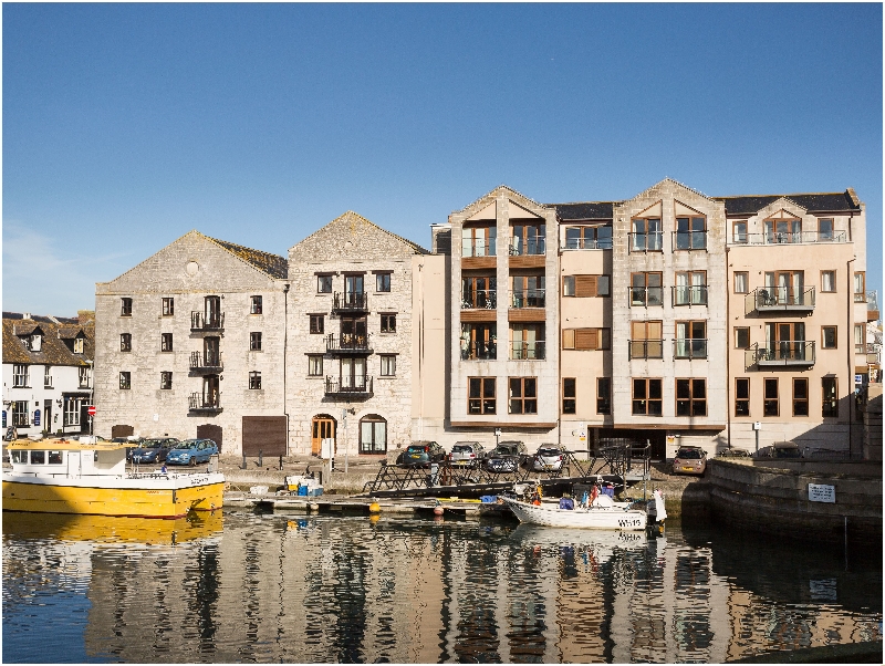 Harbourside Penthouse a british holiday cottage for 4 in , 