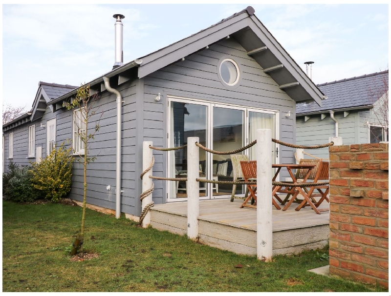 Sea-Renity a british holiday cottage for 4 in , 