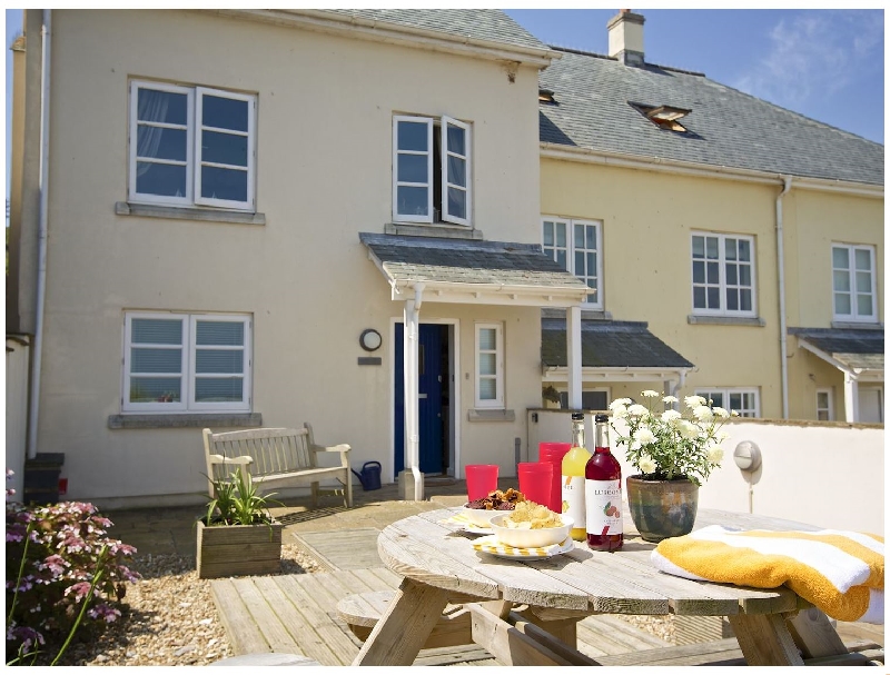 Fulmar a british holiday cottage for 8 in , 