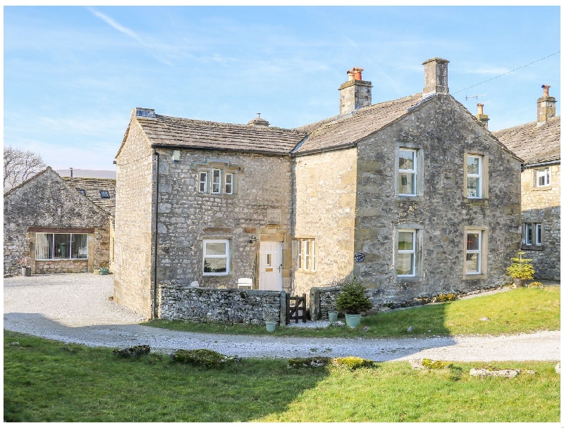 Renshaw Farm a british holiday cottage for 11 in , 