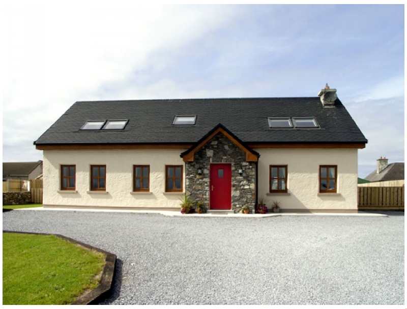 Cois Farraige a british holiday cottage for 8 in , 