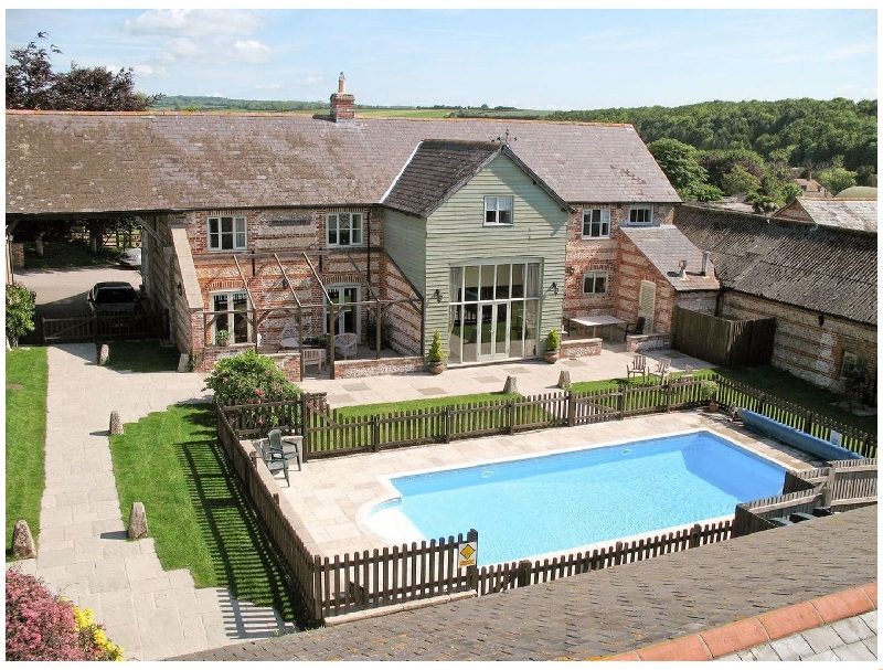 Manor Farm Barn a british holiday cottage for 15 in , 