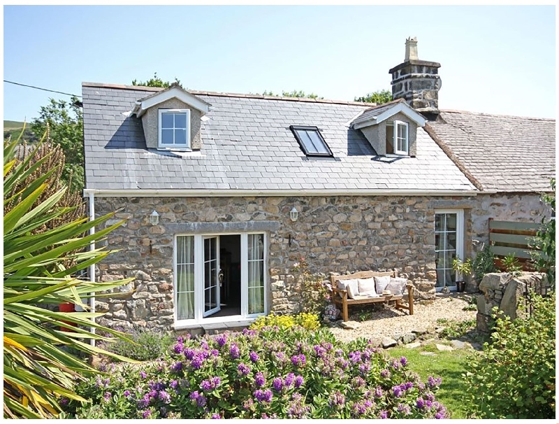 Bwthyn Bach a british holiday cottage for 2 in , 