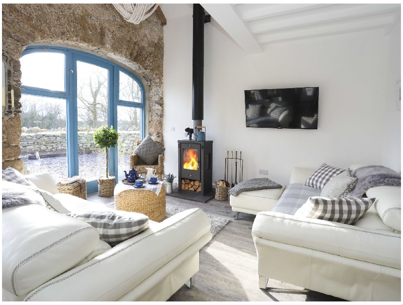 Ty Coets (The Little Coach House) a british holiday cottage for 6 in , 