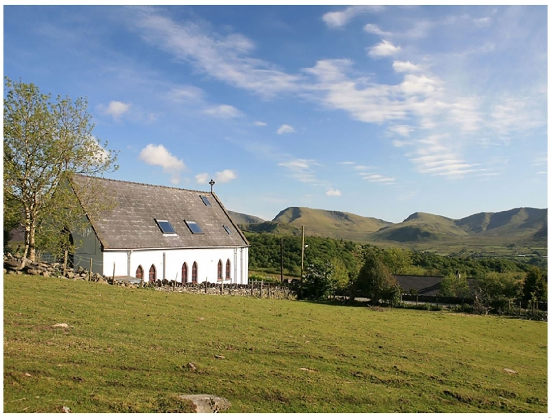 Ffynnon Wen a british holiday cottage for 8 in , 