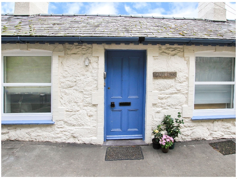 Glan Dwr Bach a british holiday cottage for 4 in , 