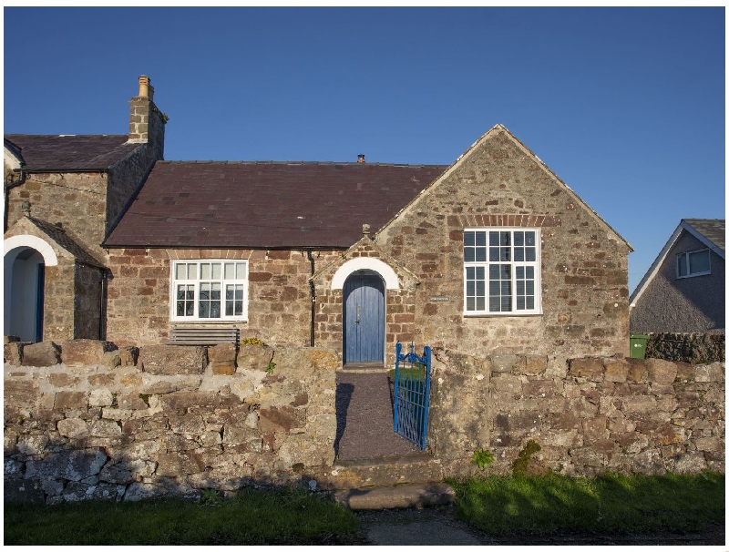 Nyth y Wennol a british holiday cottage for 8 in , 