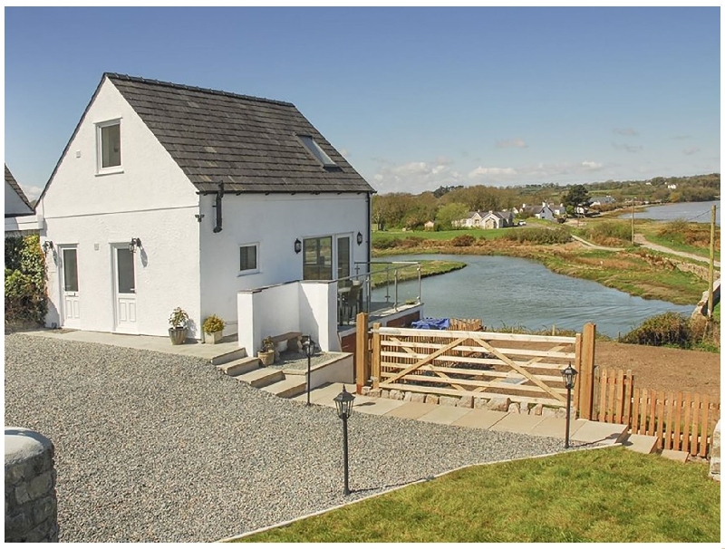 Pen Y Prys a british holiday cottage for 4 in , 