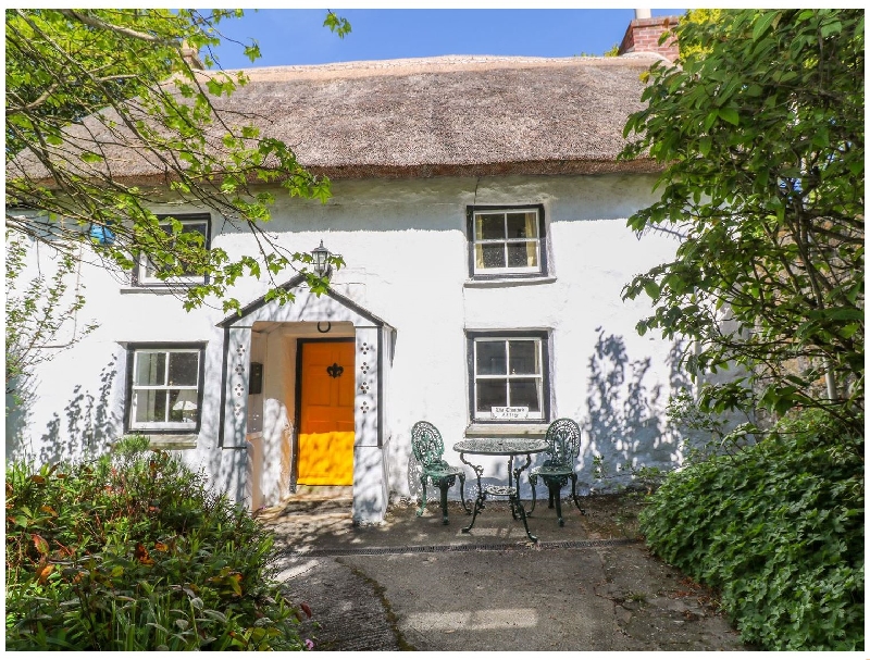 The Thatched Cottage a british holiday cottage for 5 in , 