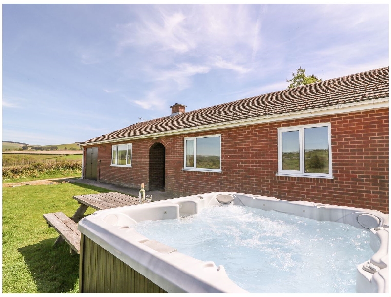 Glanyrafon Bungalow a british holiday cottage for 6 in , 