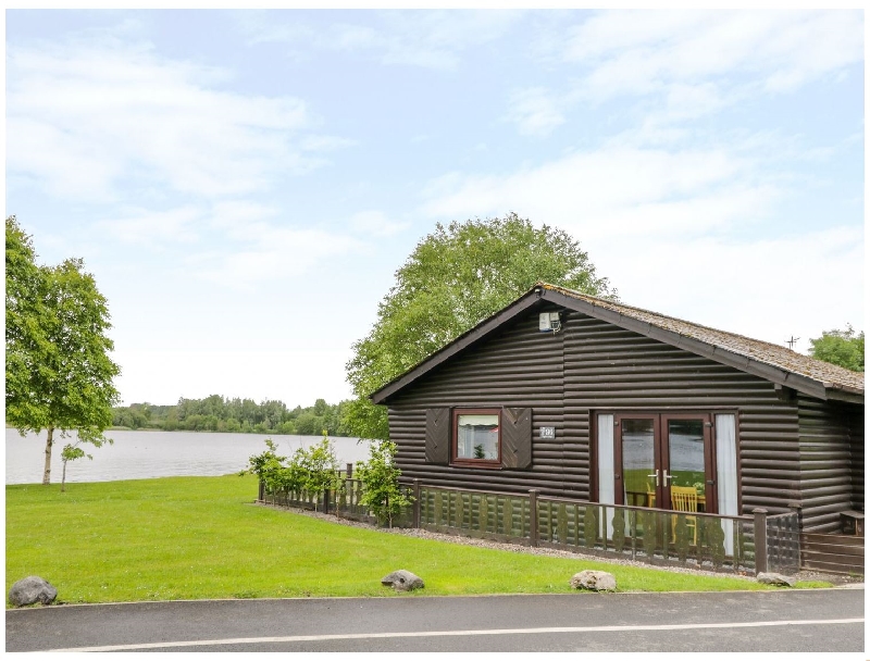 96 @ Pine Lake a british holiday cottage for 4 in , 