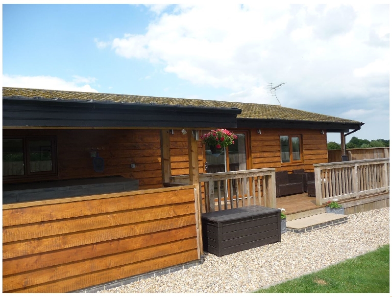 Kingfisher Lodge a british holiday cottage for 4 in , 