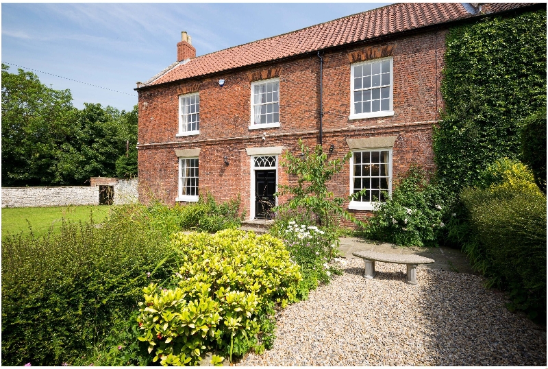 Reighton House a british holiday cottage for 14 in , 