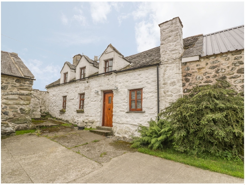 Click here for more about Hen Argoed Cottage