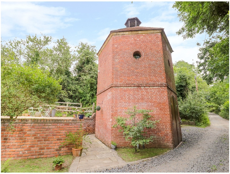 The Hyde Dovecote a british holiday cottage for 2 in , 