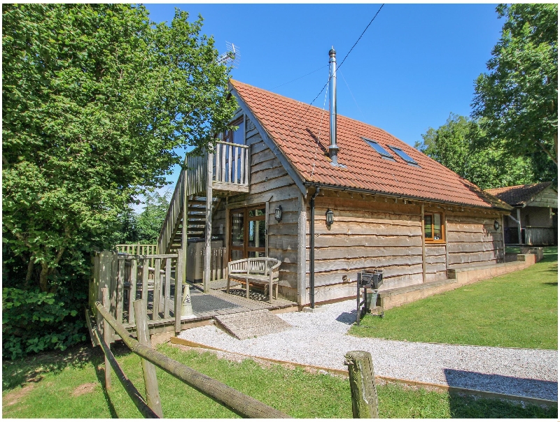 Hazel Lodge a british holiday cottage for 8 in , 