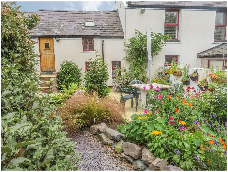 Beddycor Bach a british holiday cottage for 4 in , 