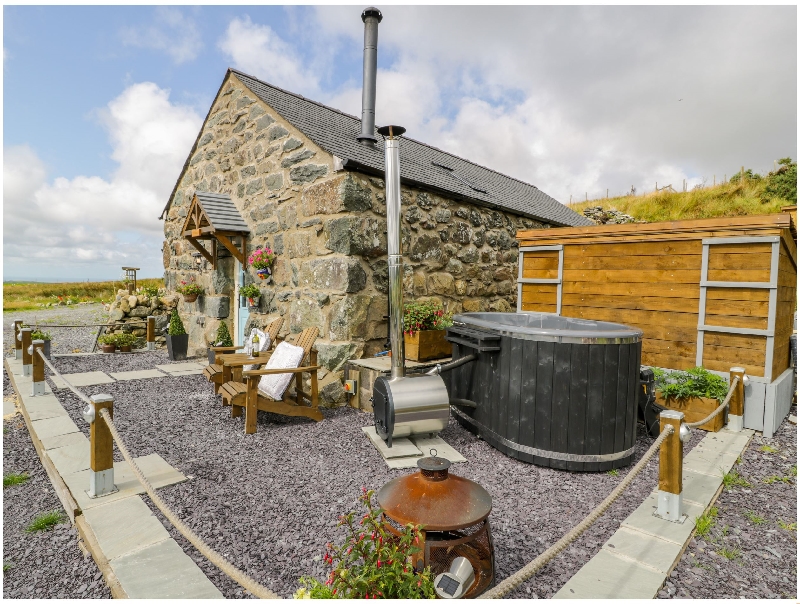 The Barn at Cae'r Fadog Isaf a british holiday cottage for 2 in , 