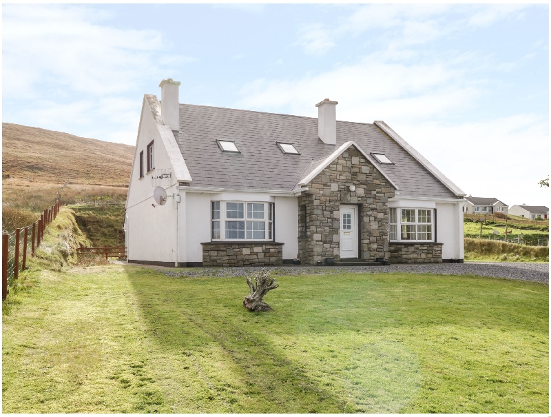 Wild Atlantic View Cottage a british holiday cottage for 9 in , 