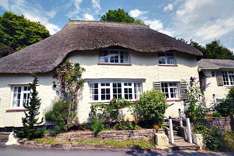 Pheasant Cottage a british holiday cottage for 7 in , 