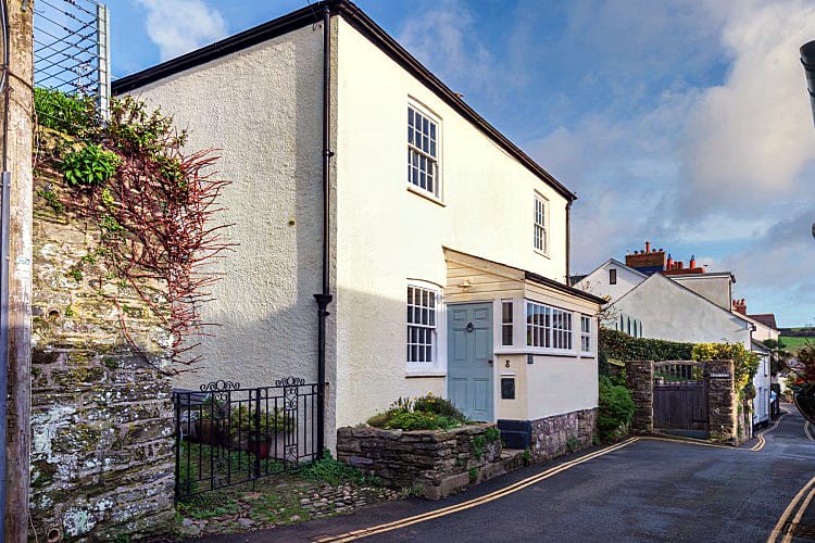 Court Cottage a british holiday cottage for 6 in , 