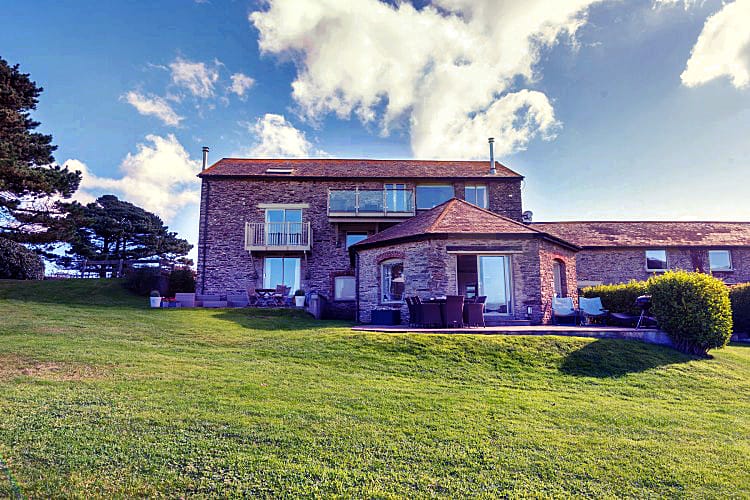 Round House, Court Barton a british holiday cottage for 8 in , 