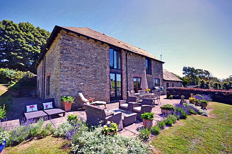 Auton Court a british holiday cottage for 9 in , 