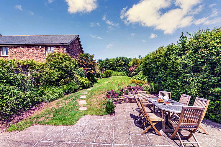 Cobb Barn a british holiday cottage for 7 in , 