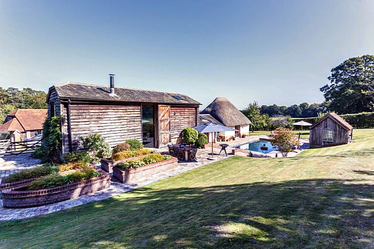 Whiteshoot Farm a british holiday cottage for 6 in , 