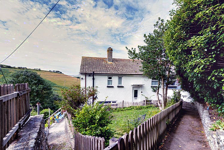 Hillsview a british holiday cottage for 8 in , 